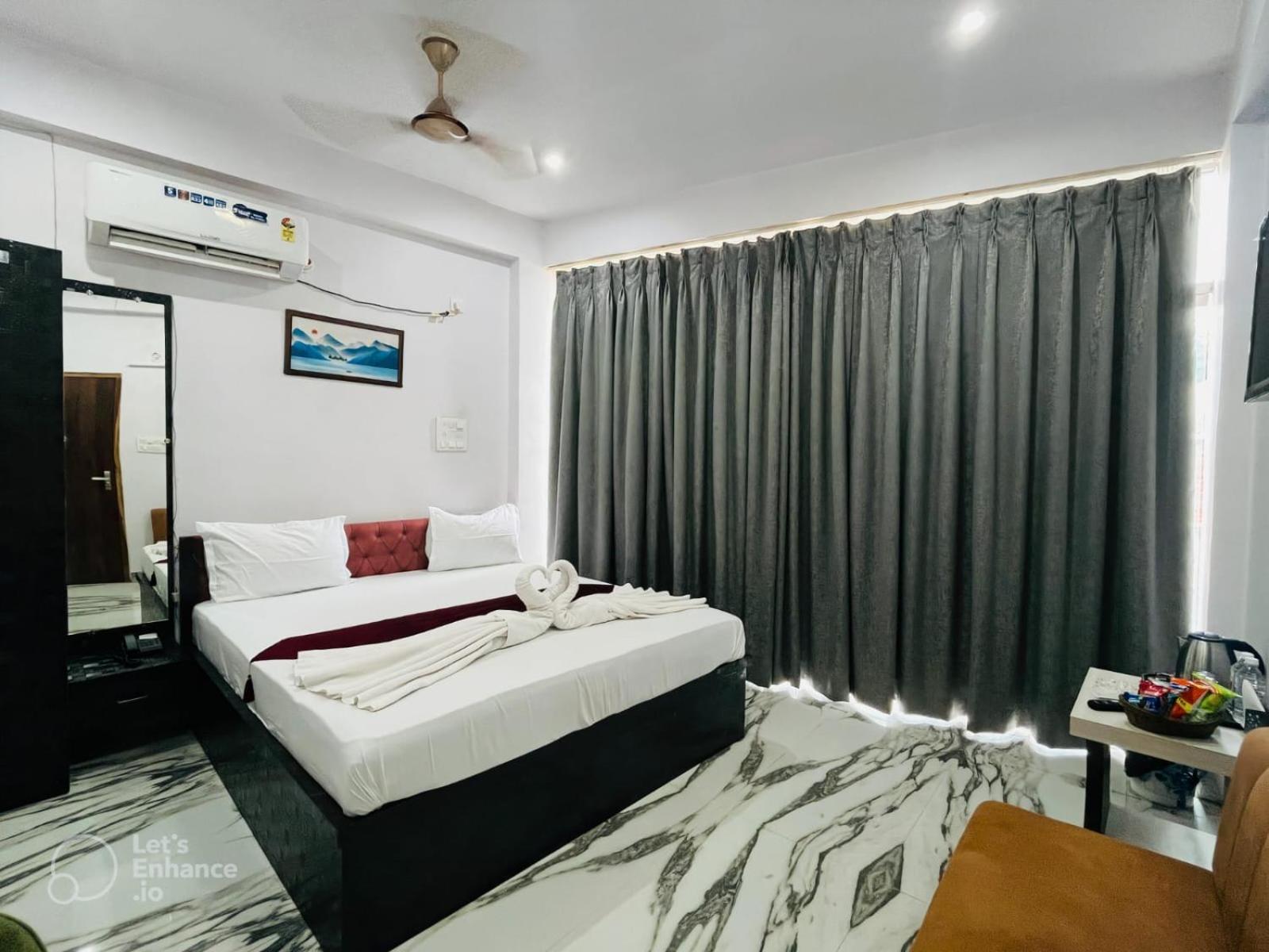 Vinayak Plaza Hotel Varanasi