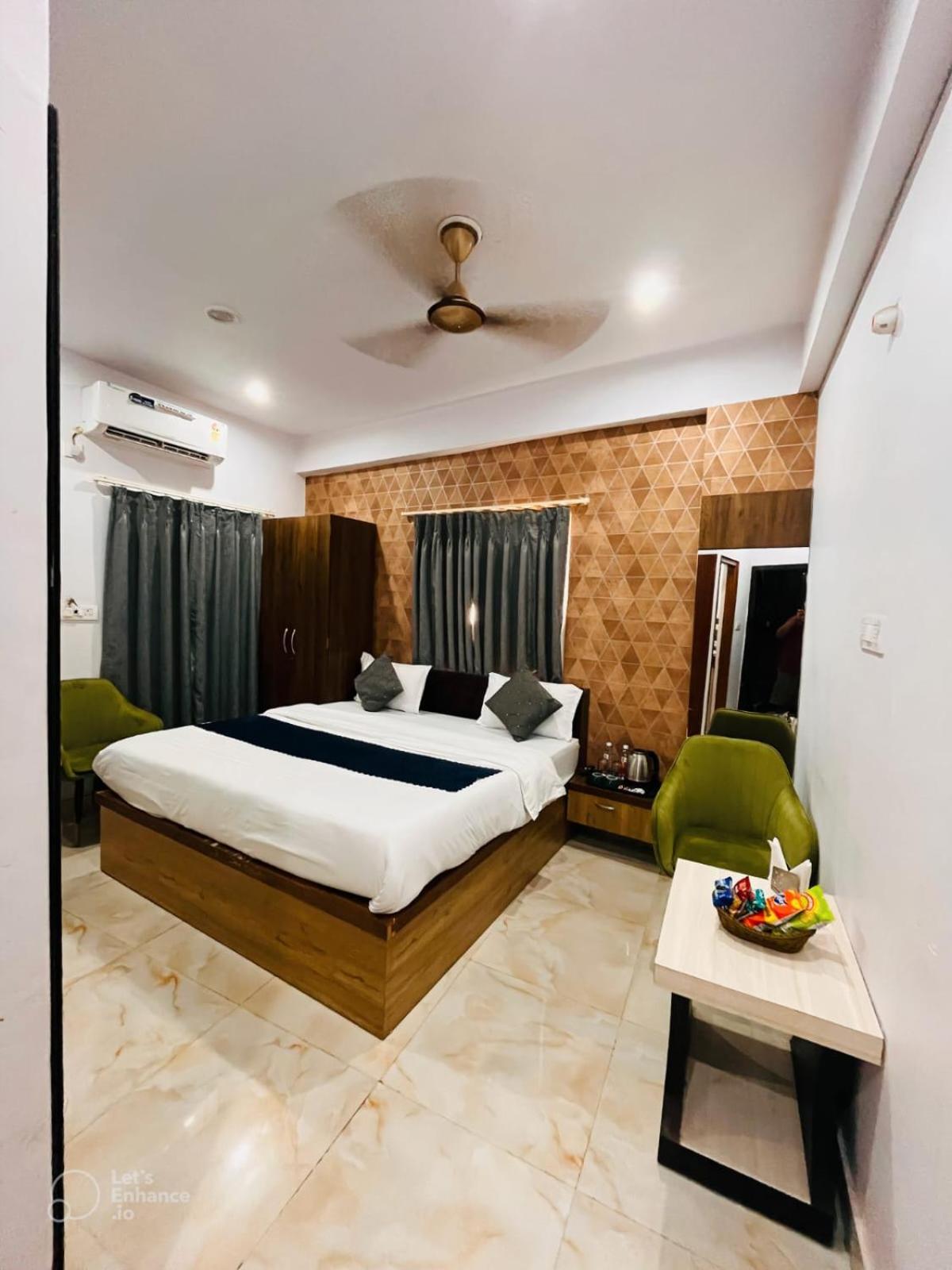 Hotel Vinayak Plaza Varanasi